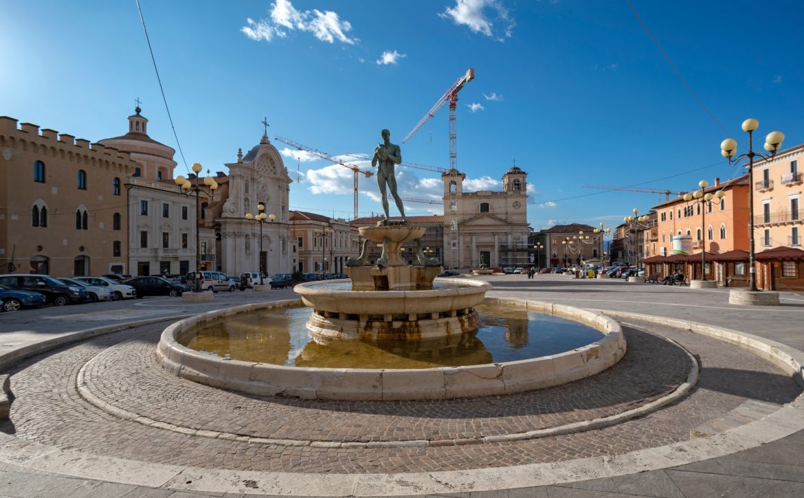 laquila-piazza-duomo-hd