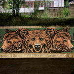 QUESTO BELLISSIMO MURALE, APPARSO IN ABRUZZO, CI RICORDA CHE IL FUTURO DELL’ORSO MARSICANO DIPENDE DA NOI