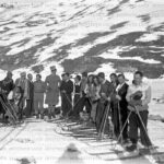 ROCCARASO E LA STORIA DELLO SCI IN UNA FOTO DEL 1932 CON UMBERTO II DI SAVOIA