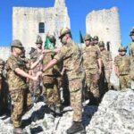 CERIMONIA A 1500 METRI A ROCCA CALASCIO PER IL CAMBIO DI COMANDO DEL BATTAGLIONE L’AQUILA
