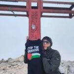L'ATTRICE DANIELA POGGI SUL MONTE AMARO CON LA T-SHIRT PER GAZA