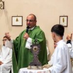 SULMONA ACCOGLIE IL NUOVO PARROCO DI S. FRANCESCO DI PAOLA, DON DI SANZA. ROCCOLANO