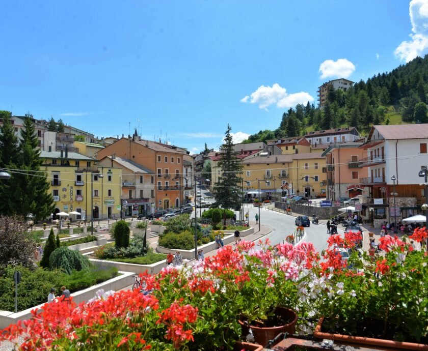 Il_centro_fiorito_di_Roccaraso